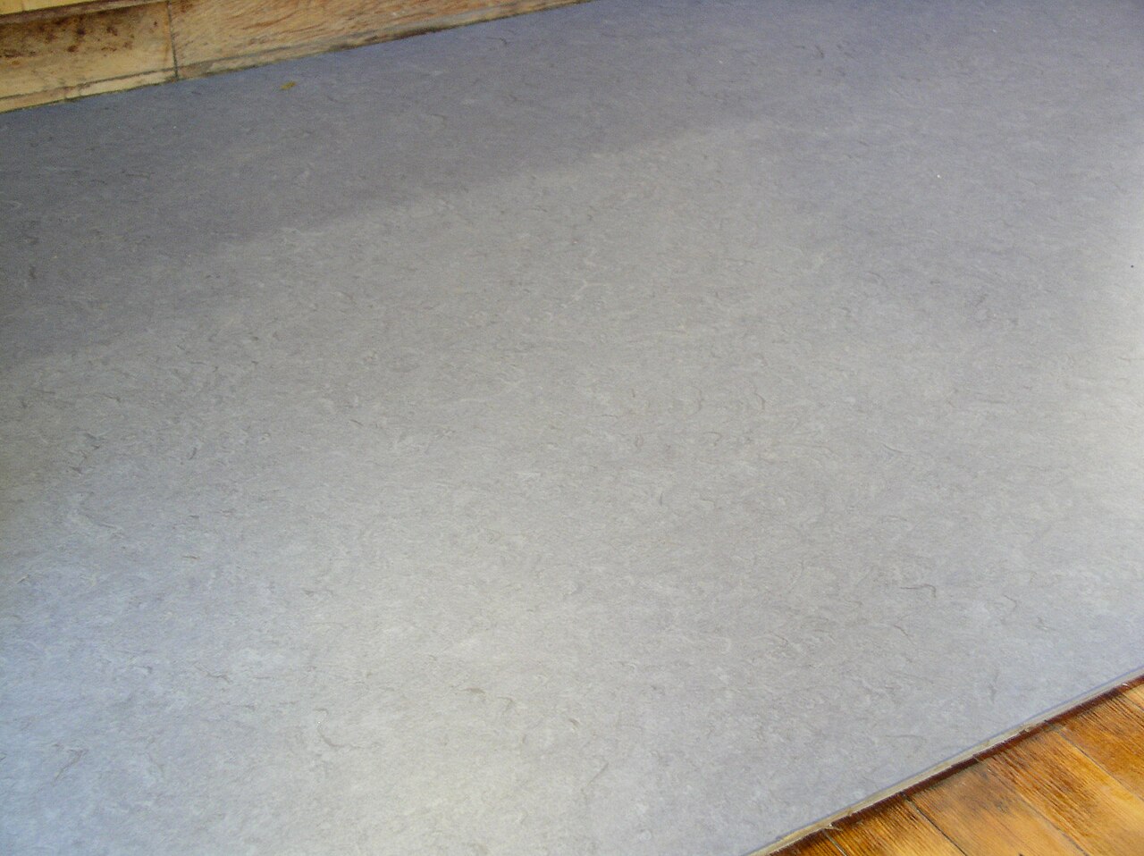 A linoleum floor