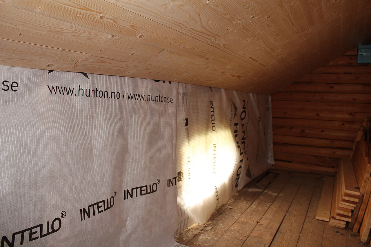 A humidity-variable vapour control membrane on site