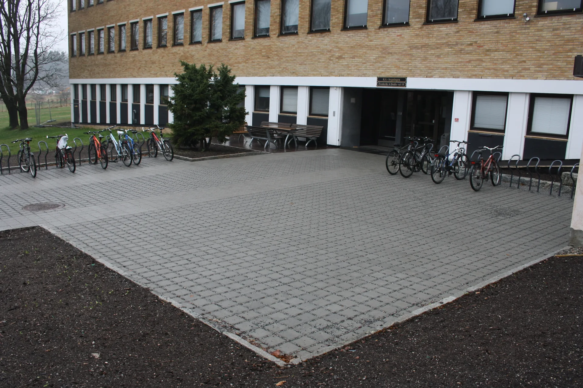 Permeable paving at the entrance to a university building in Ås, Norway