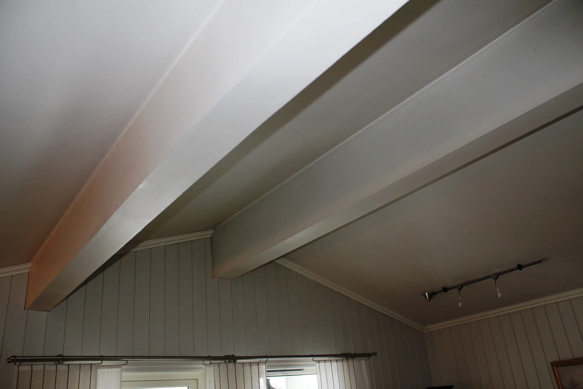 Glulam beams forming the structure of a roof