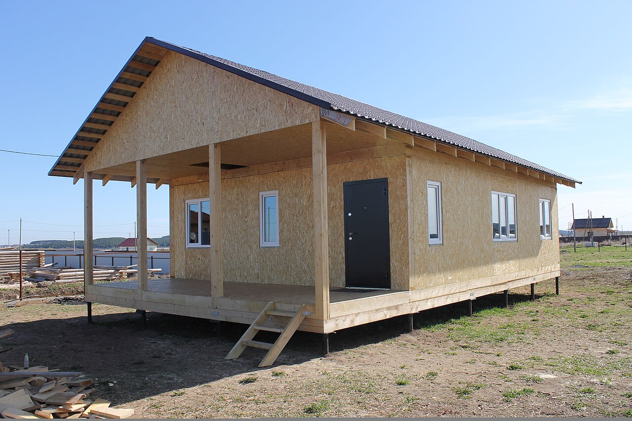 A single-storey house built from structural insulated panels in Perm Krai, Russia