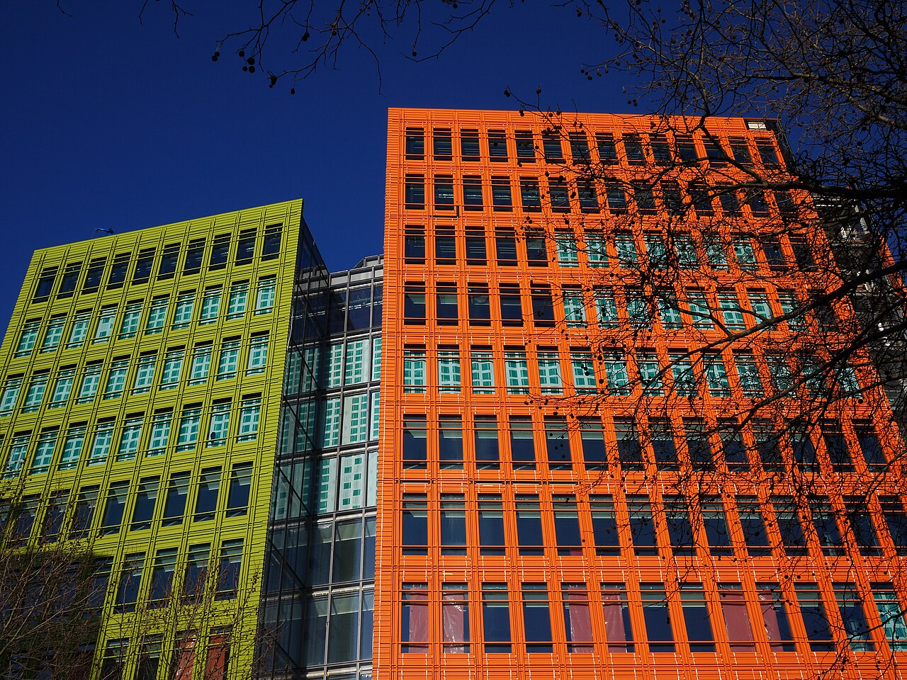 Central Saint Giles building in London by Renzo Piano, showing its glazed terracotta facade
